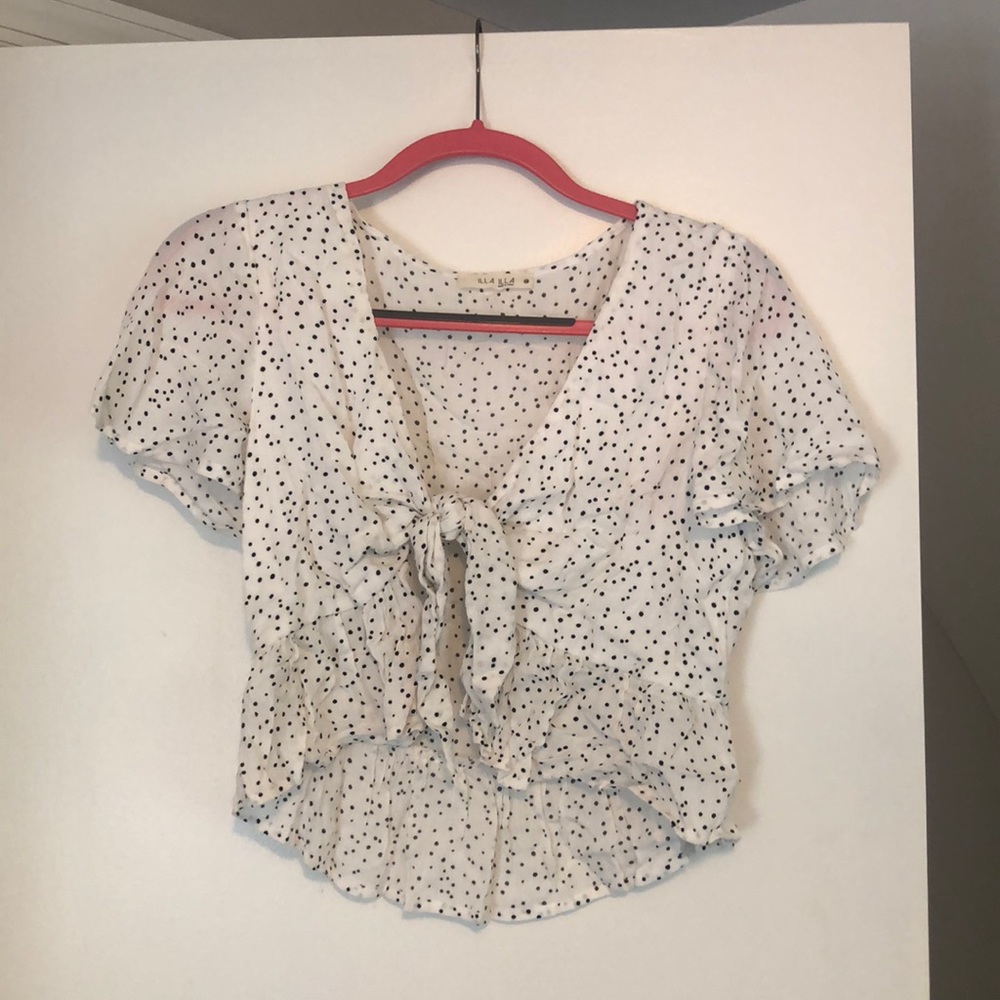 Revolve tie front crop top - Picture 2 of 3